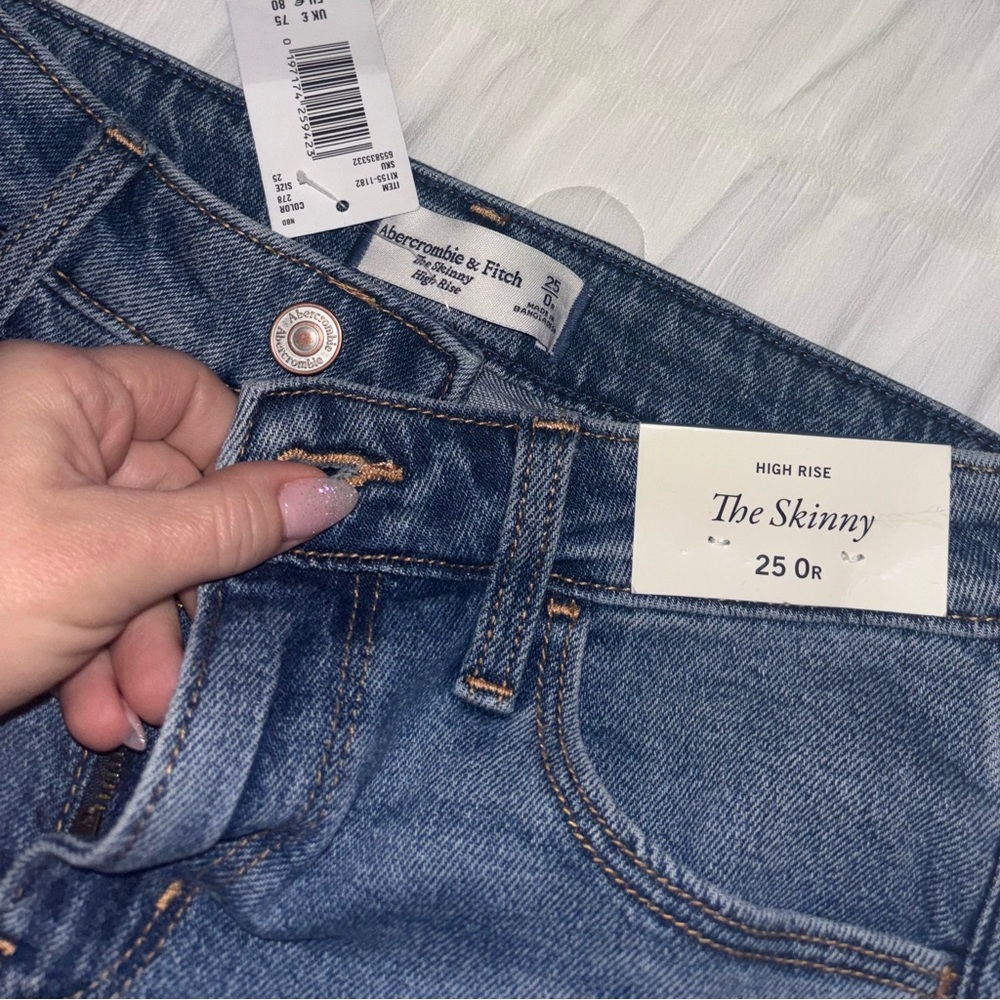 *SOLD** Abercrombie jeans size 25 NWT